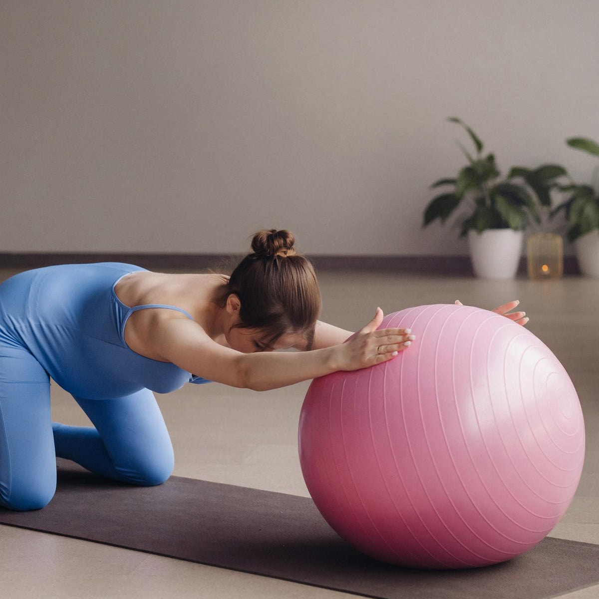9091 Anti Burst 65 Cm Exercise Ball With Inflation Pump Non-slip Gym Ball For Yoga Pilates Core Training Exercises At Home And Gym- Suitable For Men And Women