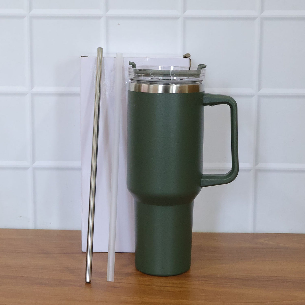 Stainless Steel Vacuum Insulated Tumbler With Lid (Approx 1200 Ml)